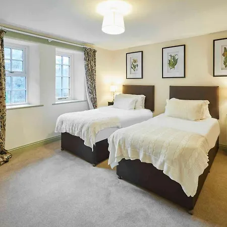Host & - St Mary's Riverside Apartment